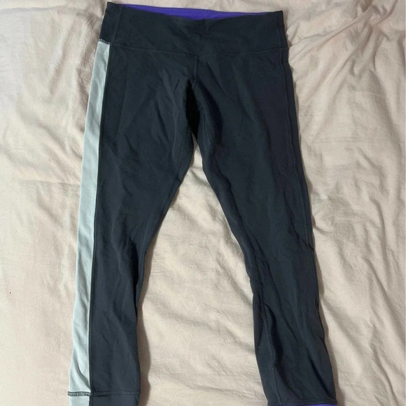 lululemon gray legging capris 6 - Picture 2 of 7